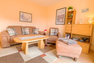 Zur Hanse - Komfortable Ferienwohnung mit Balkon und moderner Ausstattung nahe Ostseestrand