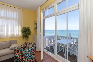 Meeresblick - Tolle Dachgeschosswohnung am Strand mit Loggia und einmalig-schönem Meerblick!