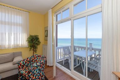 Meeresblick - Tolle Dachgeschosswohnung am Strand mit Loggia und einmalig-schönem Meerblick!