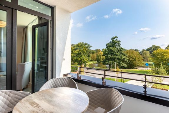 Ãberdachte Loggia mit Blick zum Godewindpark