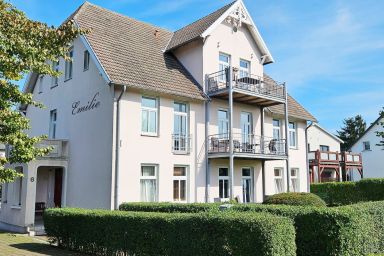 Am Molli 4 - Geräumige Ferienwohnung Am Molli 4 mit Balkon und Parkplatz in Kühlungsborn