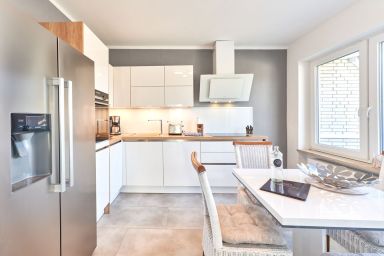 East46 Timmendorfer Strand - ruhige 3 Zimmer Ferienwohnung auf 2 Ebenen mit Sonnenbalkon