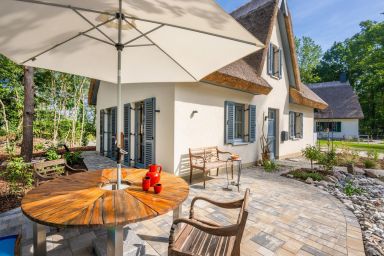 Ferienhaus Auszeitfischer mit Sauna, Kamin und Terrasse - Ferienhaus auf Usedom im Fischerdorf im Grünen – mit Sauna & großem Garten