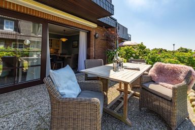 Nis Puk - Ferienwohnung in Westerland für max. 3 Personen, mit Westterrasse und Parkplatz.