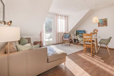 Ferienwohnung Dünengrün mit Balkon und nur 200 m zum Strand - Moderne Ferienwohnung in Trassenheide mit Balkon, nur 150 m vom Strand entfernt