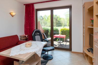 Haus Ahrens Wohnung 2 - Entspannung und Abenteuer: Ihre Ferienwohnung an der Ostsee wartet!