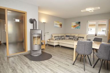 Ferienhaus Strandfeeling Glowe - Haus in toller Lage mit Garten, Terrasse und Kamin - Ferienhaus Strandfeeling