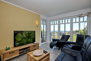 Linden-Palais - 3 Zimmer-Ferienwohnung, Meerblick, Balkon & Strandnähe für 4 Personen mit Hund