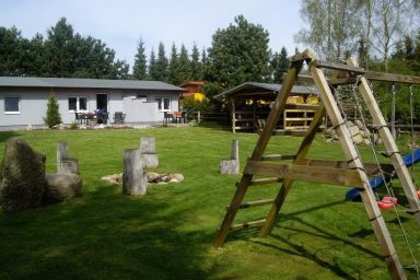 Schöne Ferienwohnung in Kneese mit Großer Terrasse