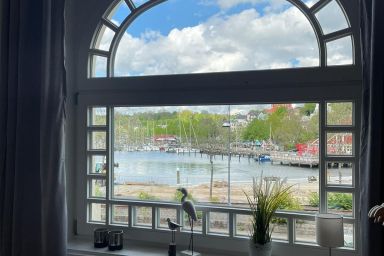 Strandkoje Blick auf den Hafen