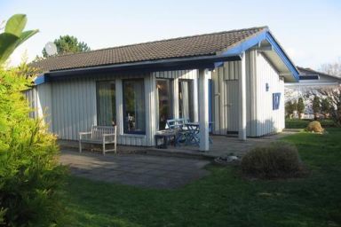 H7 Nordsee freistehendes Ferienhaus in Eckwarderhörne mit Garten und Terrasse