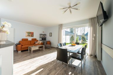 Ferienwohnung 2 (rollstuhlgerecht), Hoddersdiek 1 - Appartement/Fewo, Dusche, WC, rollstuhlgerecht