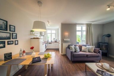 Gutshaus Krummin Usedom - 4. Romantisches Wohlfühlappartement Löwenzahn