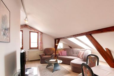 Haus Lucie ***50m bis zum Ostseestrand*** - Ferienwohnung 5, DG, WLAN, Sitecke im Garten