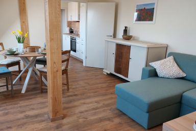 H3 Wohnen am Hofcafé mit Feierscheune Ostseebad Rerik - Nr.1/ 2-Raum-FeWo (rechts, 60m²) 2-4 Pers., Loggia, OG+DG