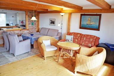 Ferienhaus mit Reetdach und ruhiger Lage
