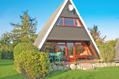 Urlaub für die ganze Familie im Zeltdachhaus - - mit W-LAN - schönes Grundstück