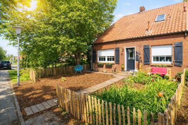 Huus an`t Dörpsdiek