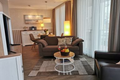 Apartment 2  - "Am Leuchtfeuer 2" - Blickrichtung Yacht-, Binnenhafen und offene See