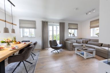 Modernes Ferienhaus mit Sauna, eingezäuntem Garten und Strandnähe. Ideal für Familien, Freunde und Hundeliebhaber