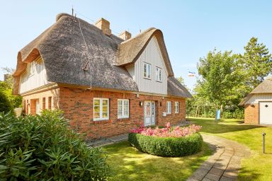 Haus Josias B - links