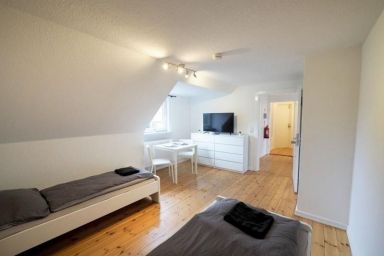 Monteurwohnung für 6 Pers. mit WLAN, Küche & TV – Bad Oldesloe, Nähe Hamburg & Nähe Lübeck - BEKE0702