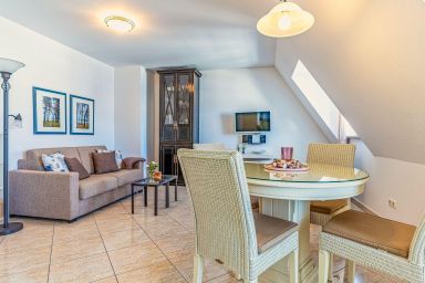 Fewo Nordlicht in Binz! 2.Raum, bis 4 Pers. Direkt am Strand, Meerblick, Aufzug, Wallbox & Hund