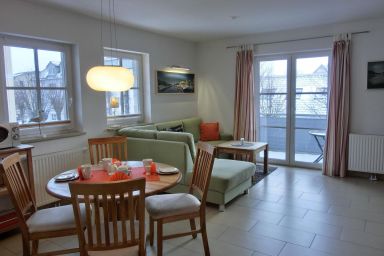 Ferienwohnung L33 - 2-Zi.-Fewo für 4 Personen mit 2. OG mit Balkon