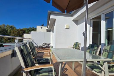 Ferienwohnung LP10 - strandnahe 3-Zi.-Fewo (ca.102 m²) mit großen Balkon und Fahrstuhl