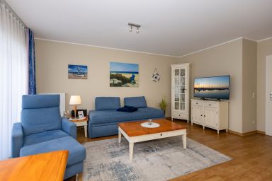 Urlaubsräume am Meer - Schöne Ferienwohnung am Yachthafen mit Balkon und Blick bis zur nahen Ostsee