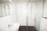 Badezimmer mit Dusche