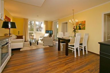 Strand-Park - Stillvolle Ferienwohnung mit tollem, sonnigem Balkon und direktem Strandzugang