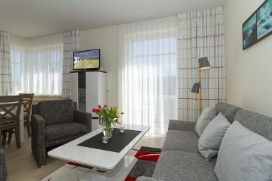 Strandschlösschen - Familien-Ferienwohnung mit zwei Balkonen und zwei Bädern - nur 300 m zum Strand!