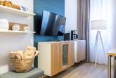 Wohn-/Schlafbereich mit Flatscreen-TV