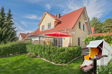 Heimathafen an Seen & Meer - Modernes Ferienhaus in Korswandt mit großem Garten in Waldnähe