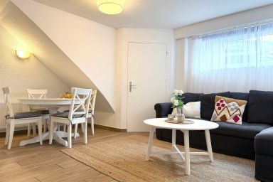 Kapitänshaus FeWo 2 - Kapitänshaus FeWo 2 - Großzügige moderne 6 Personen Ferienwohnung in Strandnähe