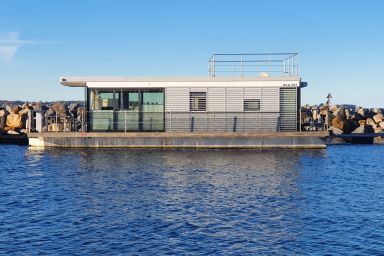 Hausboot Floating 44 in Laboe - Boot 1 - NIKSE - FLOATING 44 in Laboe sind schwimmenden Logenplätze an der Kieler Förde