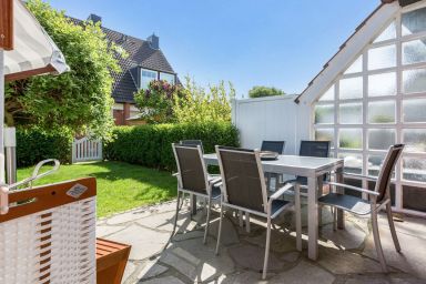 MeerZeit - Modernes Haus für 6 Pers. mit Terrasse, PKW-Stellplatz, WLAN. Haustiere erlaubt.