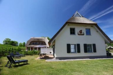 Ferienhäuser unter Reet in Lohme - SVANTEVIT | Reet-Doppelhaushälfte