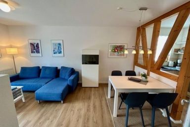 Fewo Engel - Gemütliche 44 m² Ferienwohnung mit Balkon & Platz für 3 Personen