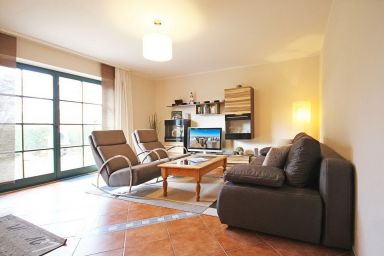 Ostseetraum - Ferienwohnung Ostseetraum EG in Wittenbeck für 4 Personen und 2 Kinder mit Terrasse