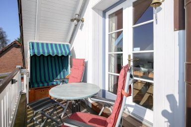 Achtern Strand - Gemütliche Ferienwohnung mit Kamin, Balkon mit Strandkorb & Homeoffice-Bereich