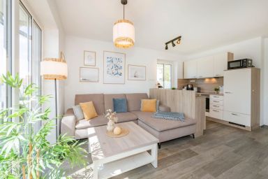 Ferienhaus MeerSeenSucht mit Sauna, Terrasse und Grill - Gemütliches Ferienhaus in Korswandt mit Garten, ruhig und naturnah gelegen