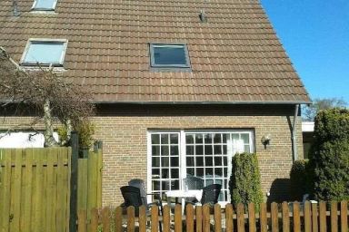Ferienhaus "up Acterdeck" mit eigener Terrasse