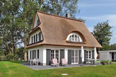 Ferienhaus mit Garten und Sauna