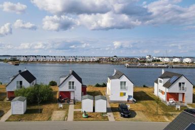 Ferienhaus Lieblingsplatz by Seeblick Ferien ORO, 1. Wasserlage,Sauna, Kamin, OstseeResort Olpenitz