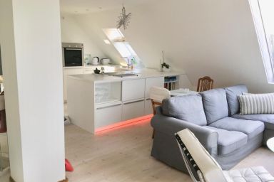 Helle Dachgeschosswohnung an der Flensburger Förde - Helle Dachgeschosswohnung an der Flensburger Förde .1