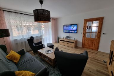 Gemütliches Ferienhaus mit Garten und Terrasse - Gemütliches Ferienhaus mit Garten und Terrasse .1