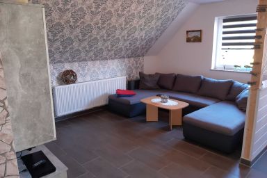 Helgas Ferienwohnung 4 Sterne**** - Fewo im OG, 3 SZ, mit eigener Terrasse, Carport-PKW Stellplatz