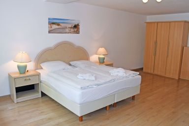 Appartementhaus am Strand m. Balkon Göhren (OR 10-18) - 15 schöne 3-Raum-Fewo, Strandlage mit Balkon